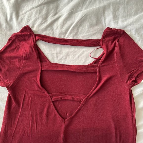 NWOT Bluenotes Short Maroon T-Shirt Dress with Back Cut-Out (Medium) - Picture 4 of 5